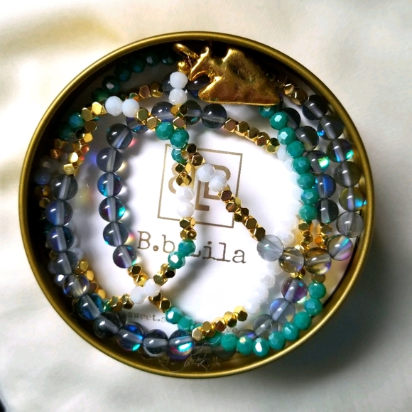 B.b Lila Jewelry - Bb Lila NWOT Stretch Bracelet